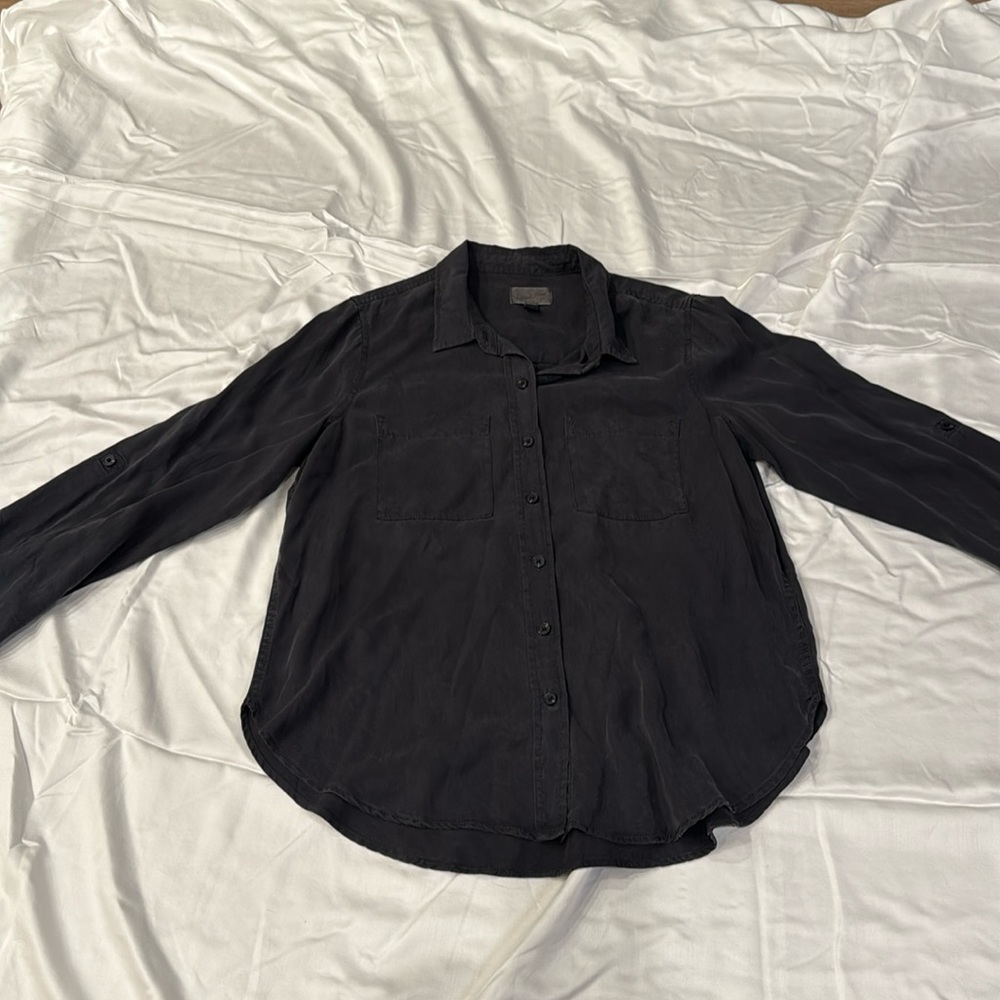 Universal Thread button up